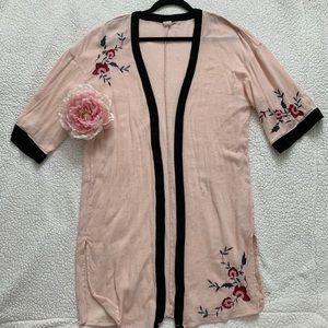 🌸Wild Pearl Embroidered Pink Kimono🌸